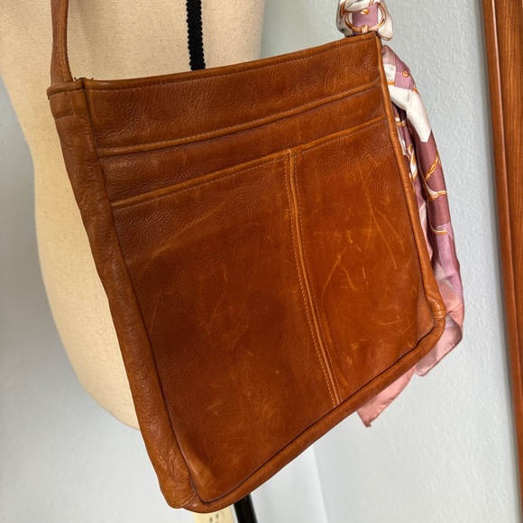 The Sandalmakers Los Gatos California Vintage Brown Leather Shoulder Bag - Picture 4 of 9
